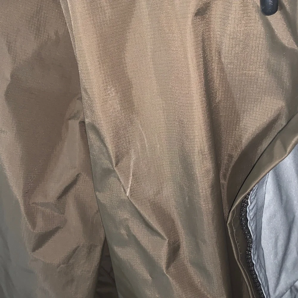 Patagonia Men's Raincoat Jacket - Picture 3 of 4